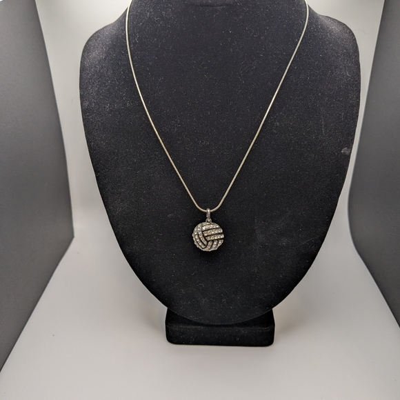 2 Fashion Necklaces Black & Silver - Picture 8 of 9